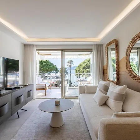 Ref 1979 - Palm Beach- Sea View For Rent * Cannes