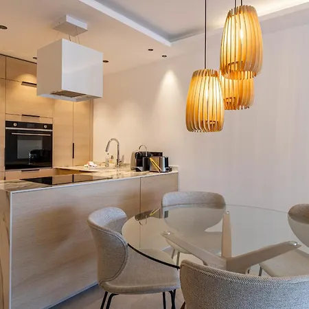 Ref 1979 - Palm Beach- Sea View For Rent Cannes