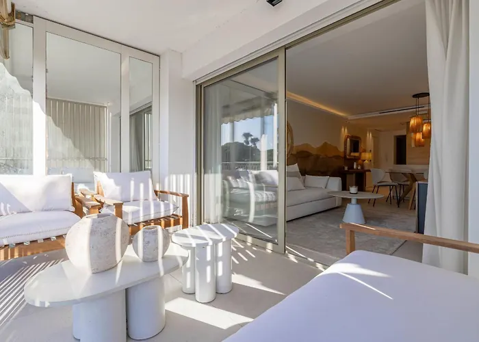 Апартаменты Ref 1979 - Palm Beach- Sea View For Rent Канны