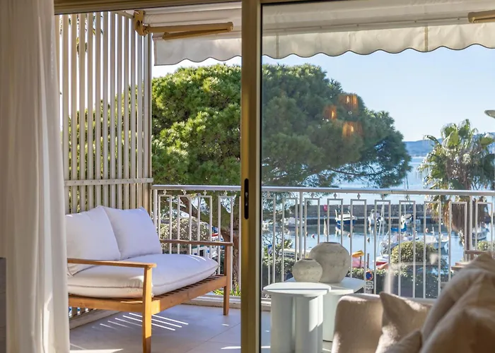 Ref 1979 - Palm Beach- Sea View For Rent