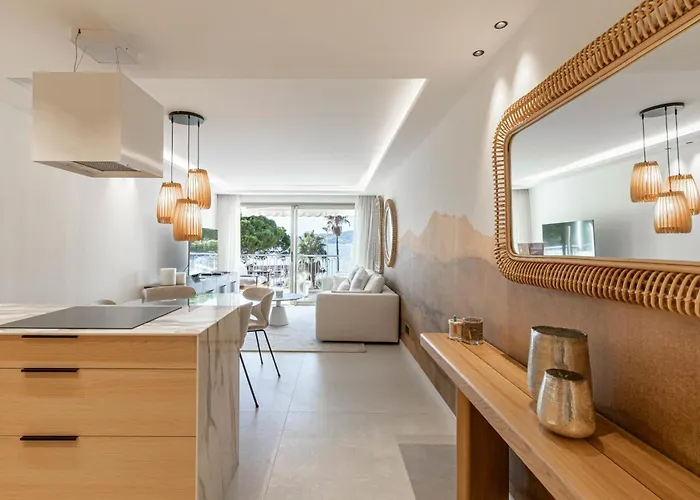 Ref 1979 - Palm Beach- Sea View For Rent Apartment *
