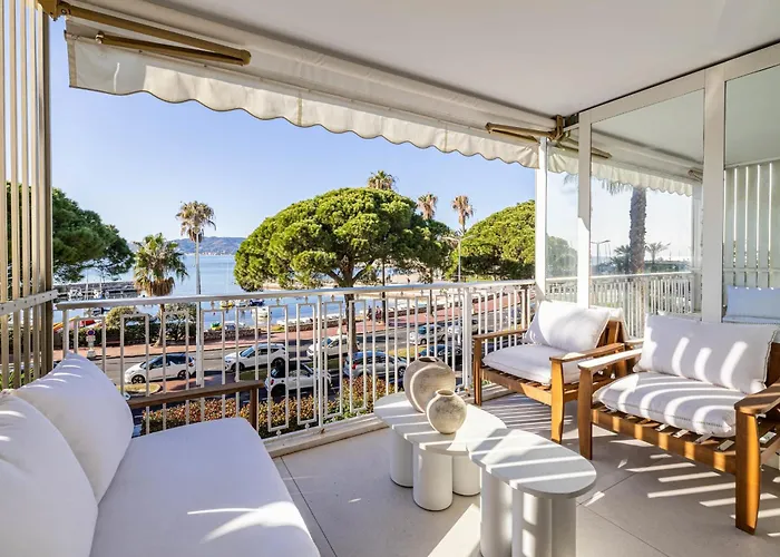 Ref 1979 - Palm Beach- Sea View For Rent Apartment Cannes